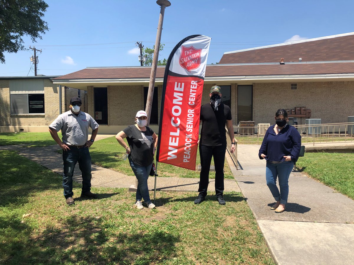 ECR_Austin's tweet photo. Our San Antonio team spent the day packaging and delivering 260 meals to the Salvation Army senior center today! #Community #Together #SalvationArmy #SATX #ECRServes https://t.co/Zcqag2KeW0