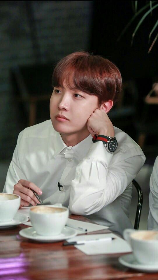Falyaartama1030's tweet photo. Run BTS episode 45 waktu BTS Dateng ke kafe sambil buat kopi di sana #runbtsep45 #gemoii #kawaiii #coffe #bts #army #BTSARMY #junghoseok #parkjimin #kimtaehyung #jungjungkook https://t.co/RZZPAlyjVn