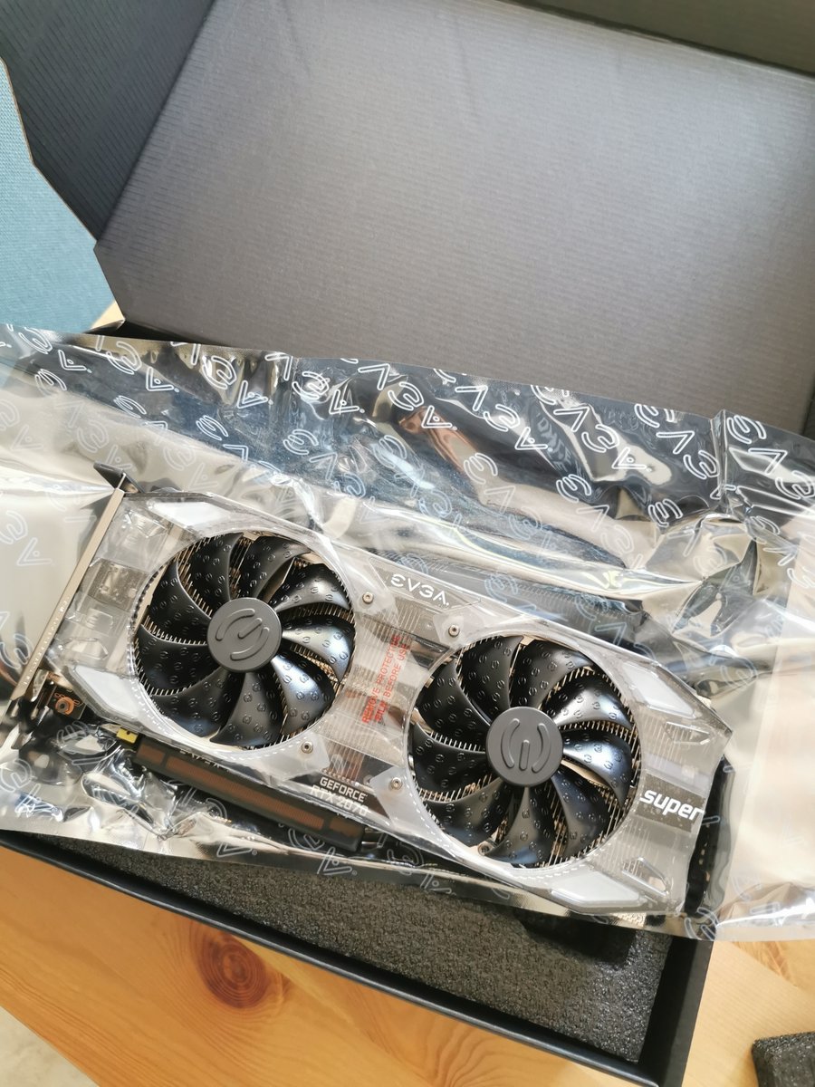 HdPhantomj's tweet photo. The EVGA 2070 Super has finally arrived, can't wait to give this a go. https://t.co/GqPtu8IIWq