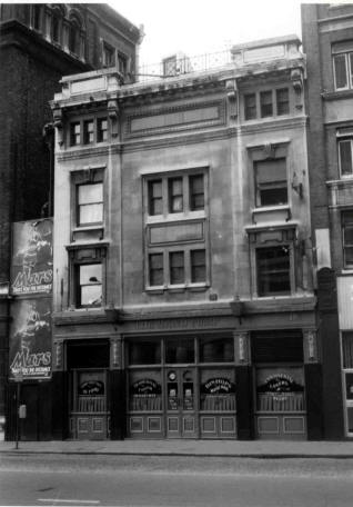 Black Raven, 185 & 187 Bishopsgate Street, Bishopsgate Existed from at least 1827. At 136 Bishopsgate Street without in 1851 and up to 1915, before the road was renumbered; At 185 & 187 Bishopsgate Street by 1938; This pub was named the Black Raven until 1975 when it was renamed