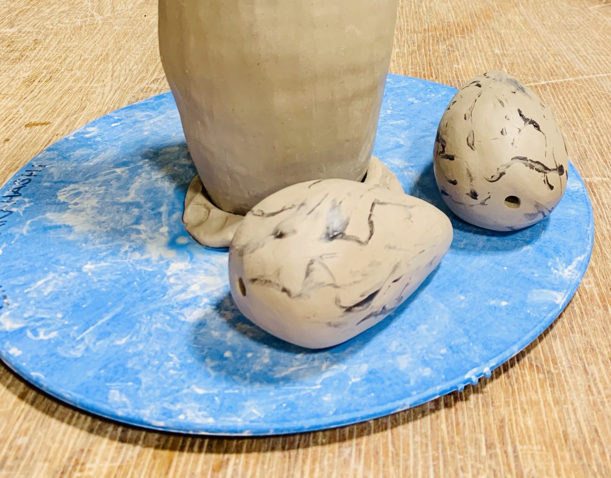 LindaSTakahashi's tweet photo. 4/4 #WSTC6 #ArtSesh2 I am trying to make a life size #bird & at least 1 #clayegg when I can safely go back to the #potterystudio My clay adventures can be found @ https://t.co/jZZUxMPOy1 #teamauk #seabirdart #sillgrissla #ウミガラス #guillemotmarmette https://t.co/fywRKktiZo