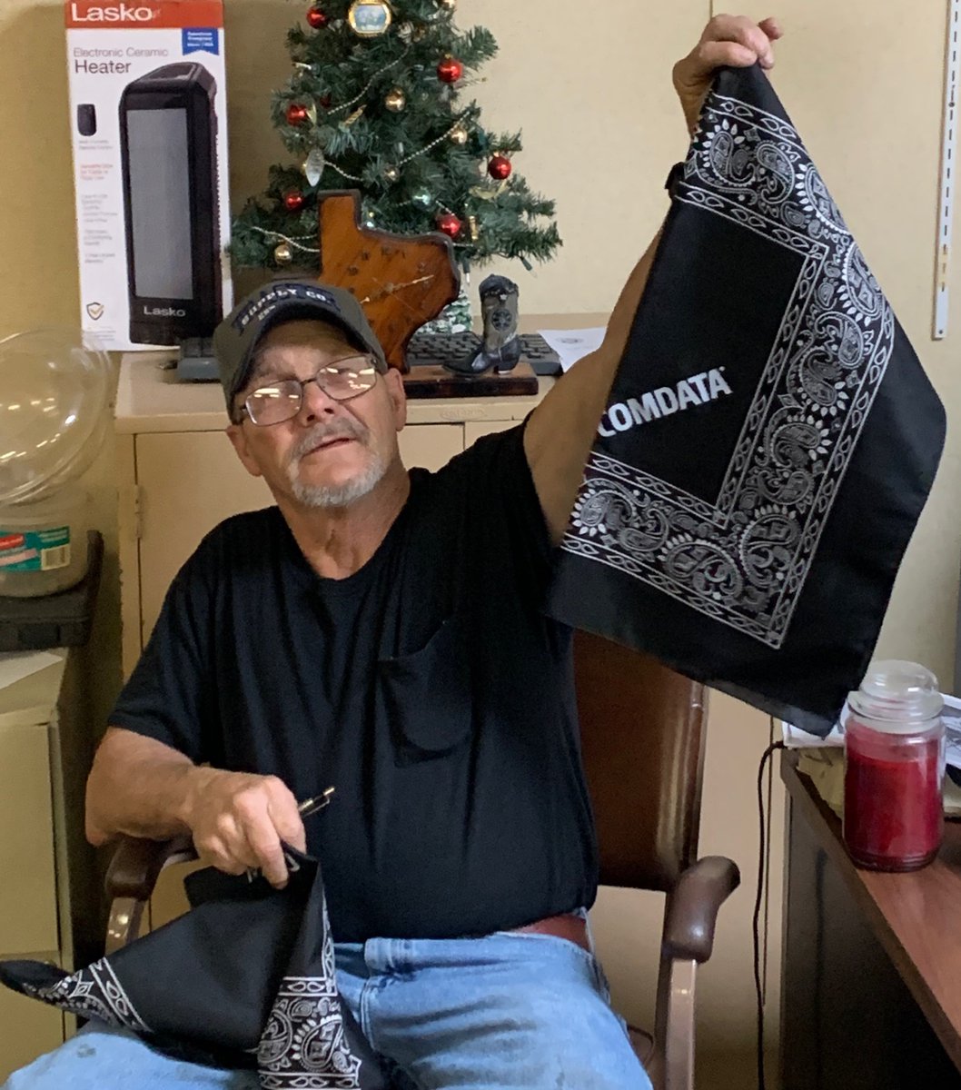ComdataOTR's tweet photo. Our customers (including @CRST) have been dedicated to keeping drivers safe on the road these past weeks. We’re honored to be able to help provide a few of our clients with some added protection for driver social distancing! #ComdataCares #RoadToRecovery #TruckerStrong https://t.co/QGqjAsVtDg