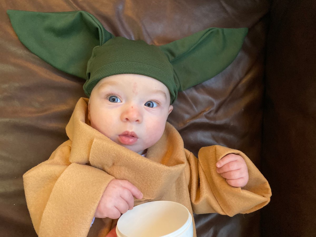 ZincredibleD's tweet photo. Baby Yoda wishes everyone a very happy #MayThe4th https://t.co/1kJ9g2CmkT