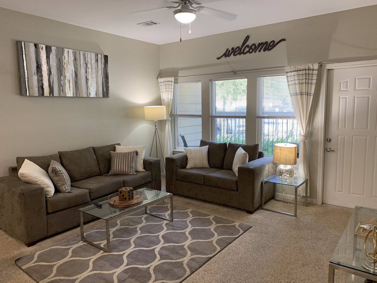 Still need to secure your Fall 2020 housing? 🤯 Spots are filling FAST but we still have some room for YOU! 👍 Head over to the link in our bio and apply digitally today. Ask us how you can save up to $1,200 &amp; get your signing fees waived. 💰