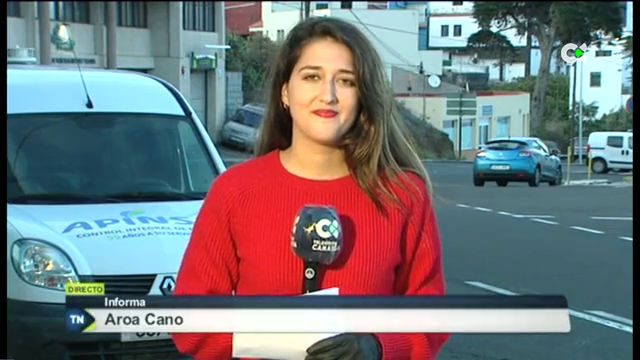 RTVCes's tweet photo. En el Telenoticias 2 estuvimos muy pendientes de cómo ha transcurrido este lunes, primer día en la Fase I para El Hierro, La Gomera y La Graciosa. 

Aquí puedes ver el programa completo:
➡️  https://t.co/1uTCna7b0e
#RTVCNoticias #COVID19 https://t.co/zDWrq8FFJF