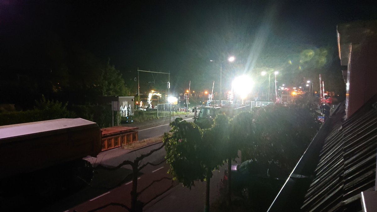 Wordt dag en nacht gewerkt hier #prorail #NS #oss