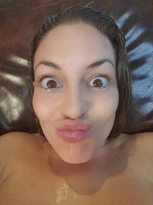 Squirt face https://t.co/QumXMRwcbl<a href="/tag/mortalcombat"class="tags"><span>#mortalcombat</span></a>