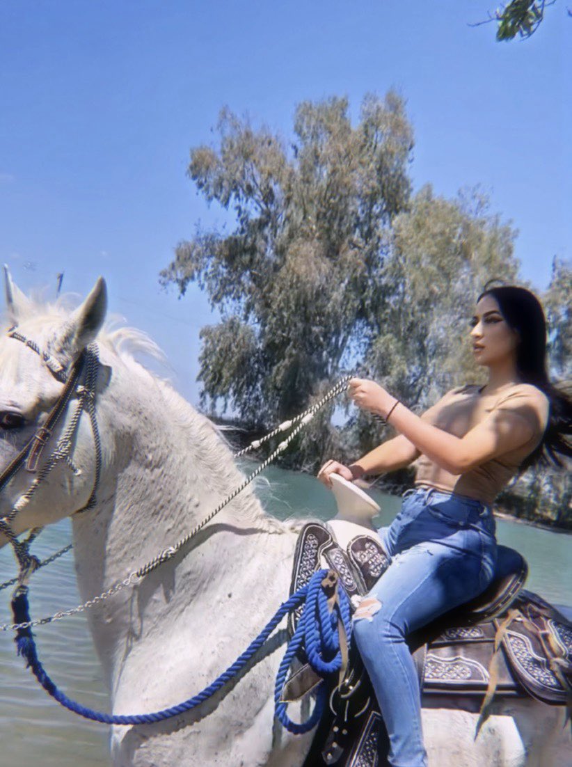 FamousLene's tweet photo. Was I feeling a little majestic? Yes 🤠 https://t.co/Jdd6DPAHl5