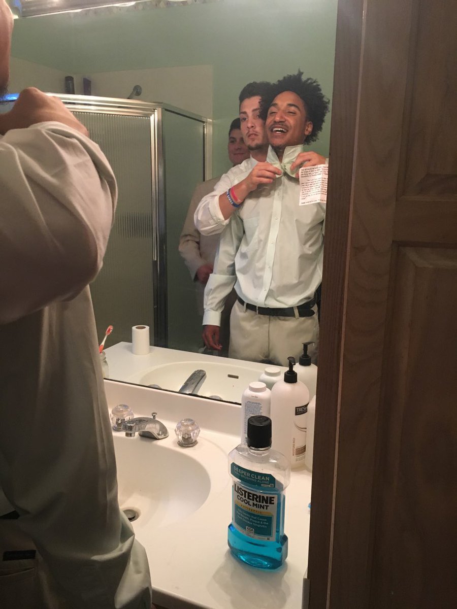 WD_A4's tweet image. I use to have to get my son ready now he got to get his own son ready. Congrats on your beautiful baby boy Drizzy! No better feeling! His uncle and cousins can’t wait to see him!! Proud of you bro! We love you🤞✊💯