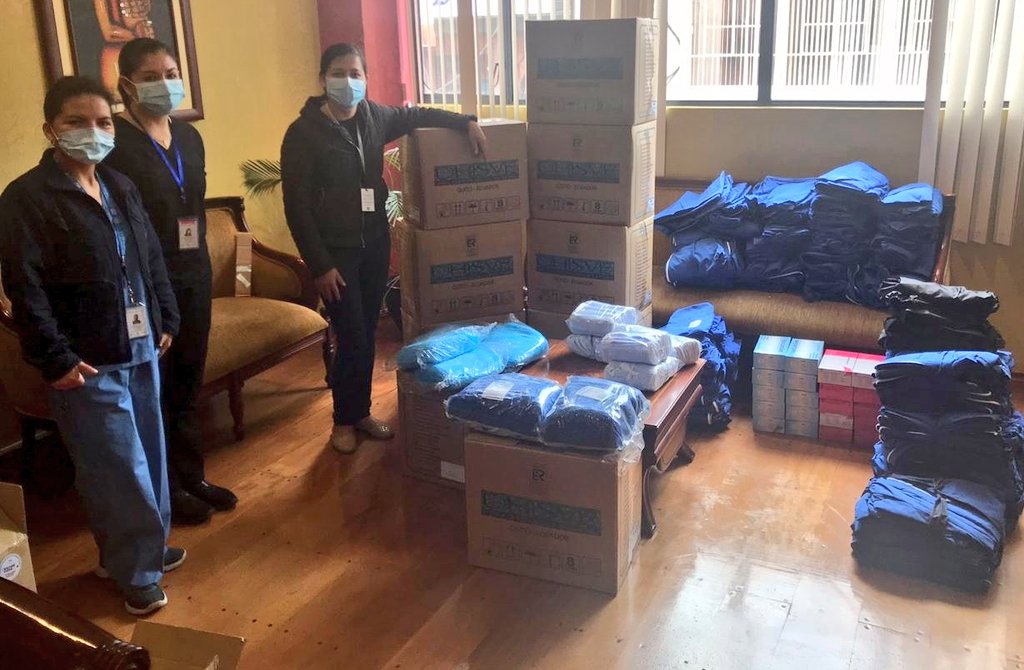 DPS_LosRios's tweet photo. #Bolívar | En coordinación con el Fondo de Protección Guaranda, @gus92g, Director Distrital de Salud, obtiene la donación de prendas y equipos de bioseguridad. Se fortalece el trabajo de salubristas que brindan atención integral a la población en esta emergencia sanitaria. https://t.co/Ooc0g6R6zP