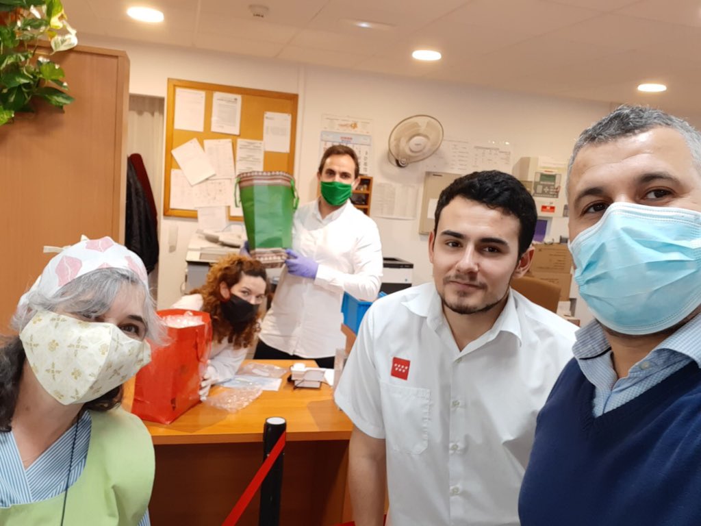 BVOLUNTALCALA's tweet photo. Hoy nuestro agradecimiento va dedicado a la Asociacion de Jóvenes Musulmanes TAYBA. La Bolsa de Voluntariado del Ayuntamiento de Alcalá de Henares queremos agradecer la gran labor que está realizando ante la crisis del Covid-19. (Hilo 👇🏽) https://t.co/zFPggdqCMf