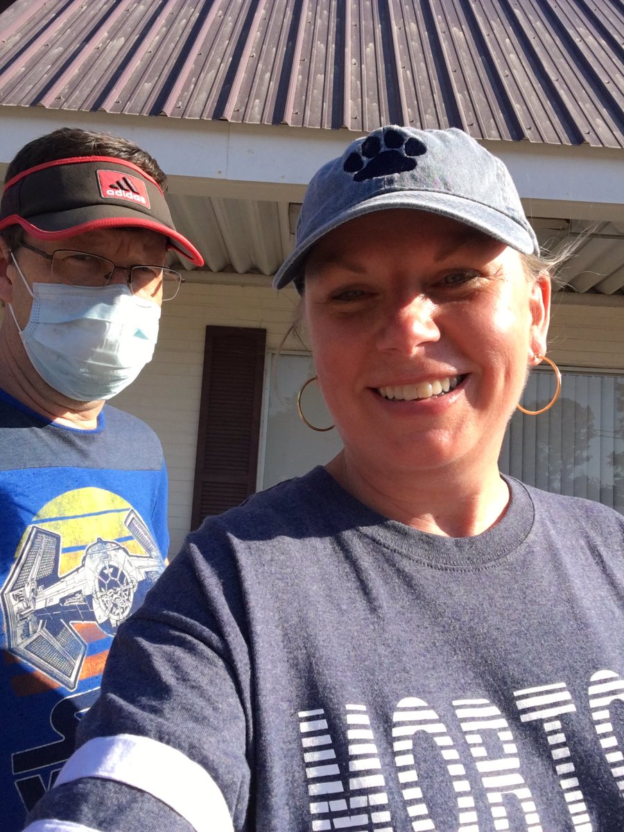 MLCrotwell's tweet photo. Doing a little community service with this masked man. @tcrotwell #makeadifference https://t.co/phIVcnQyWJ