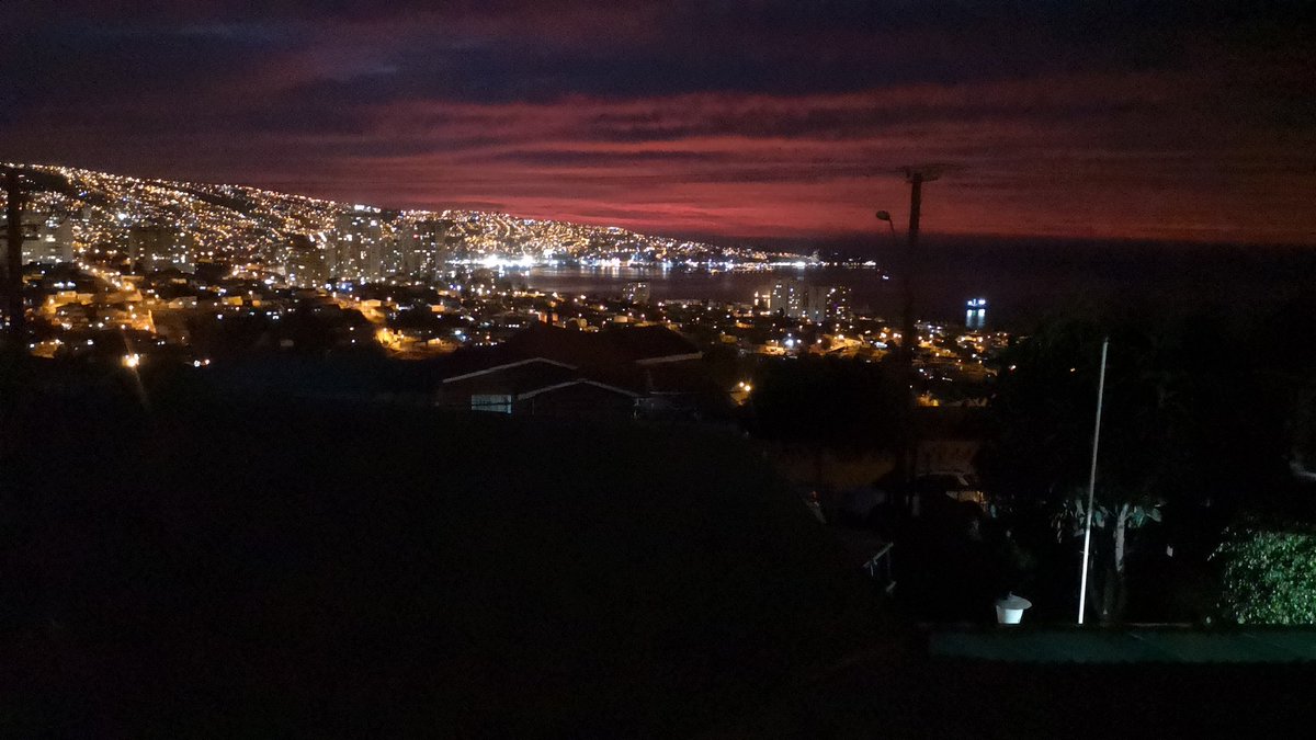 diegoceas's tweet photo. @Chilquinta600 favor. No puedo contactar linea 600 llevamos 2 dias sin luz en calle Victor Pivet del Cerro Esperanza @Chilquinta https://t.co/yUUKYSwDr8