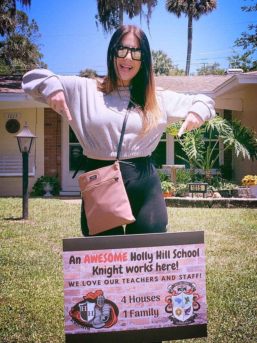 AMiller02321996's tweet photo. Feeling the love this Teacher Appreciation Week! #knightshonor @hollyhillschool https://t.co/GCrDP965m8