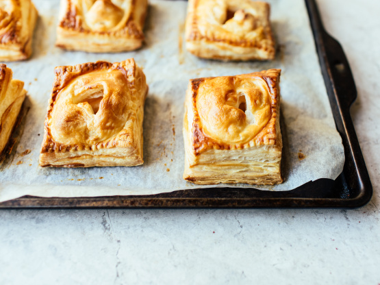EatInStyle_F's tweet image. Puff Pastry Apple Pies courtesy of Serious Eats.com @seriouseats 
food.com/recipe/individ…  #Eatinstylebyferitta #Eis #EatInStyle #Feritta #SynergyManagement#goodeats #yum #Eatingfortheinsta #delicious #foodie #foodgasm #chefmode #foodblog