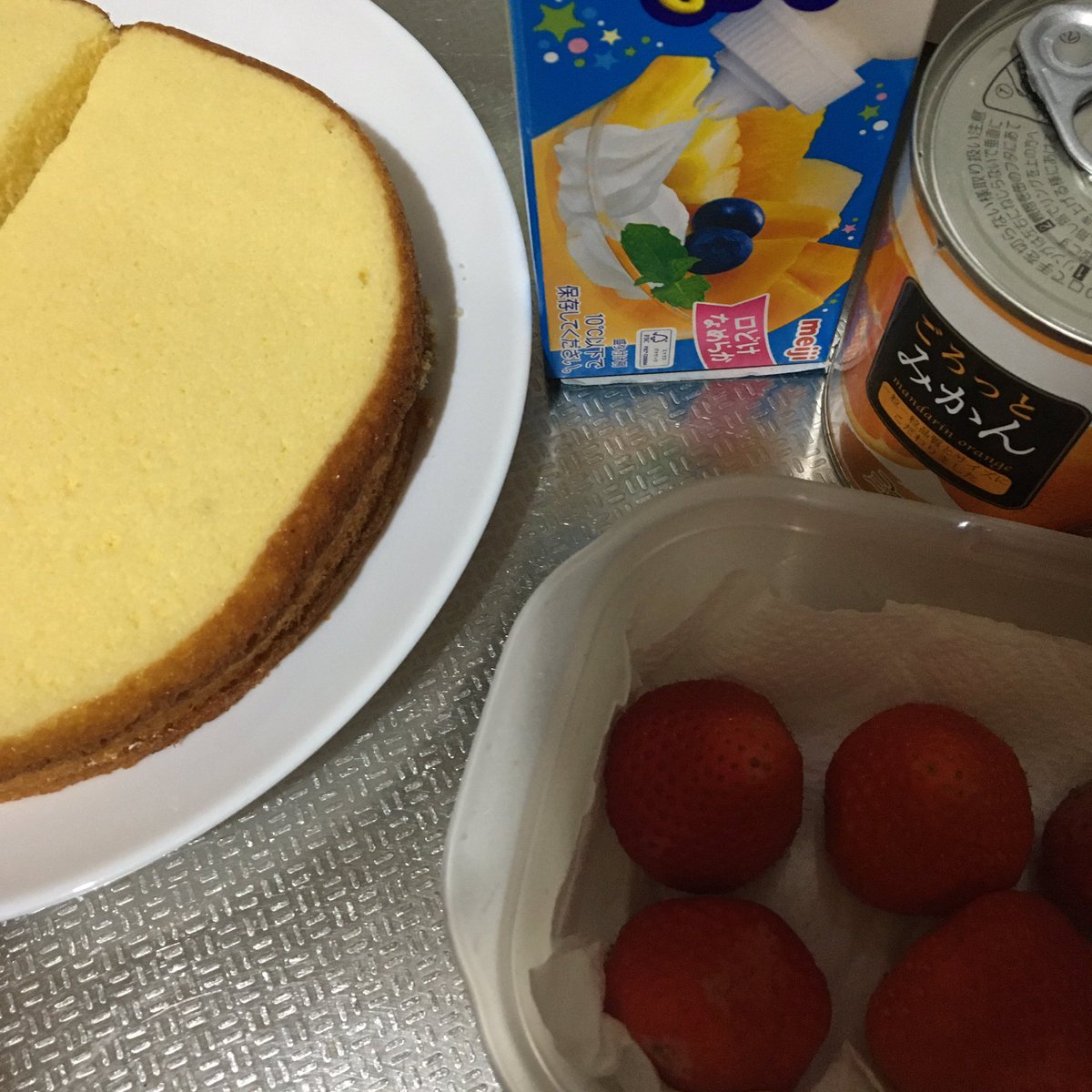 えり 簡単子どもの日ケーキ ヤマザキのいちごスペシャル２つをこうして こうして こうするだけ 4歳作デコレーションケーキ