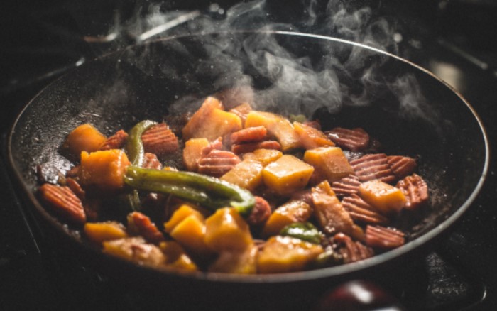 Who doesn’t love a good one-pot dish? Here are 50+ amazing one pot recipes: budgetbytes.com/category/recip…