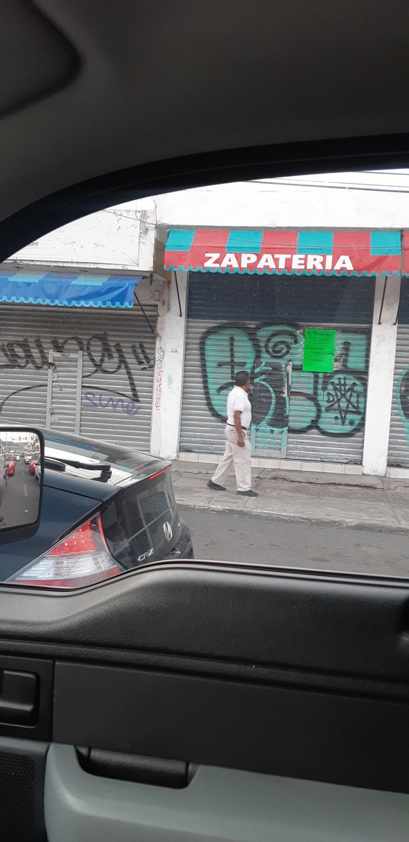 efrain0506's tweet photo. @SSPMQueretaro urge poner orden en av de la luz!! https://t.co/VacJMqsPUk