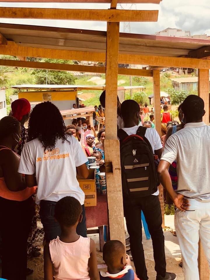 christe67216940's tweet photo. La population très heureuse, remercie l'ONG SAOD et Bel Côte d’Ivoire pour cette initiative.
Vous pouvez voir en images le sourire des personnes visitées.
Que Dieu nous soutienne dans cette crise sanitaire Covid19.
#Plan_de_Riposte_Covid-19
#SAOD, Engagée 💪 https://t.co/I1ScBNVbeo