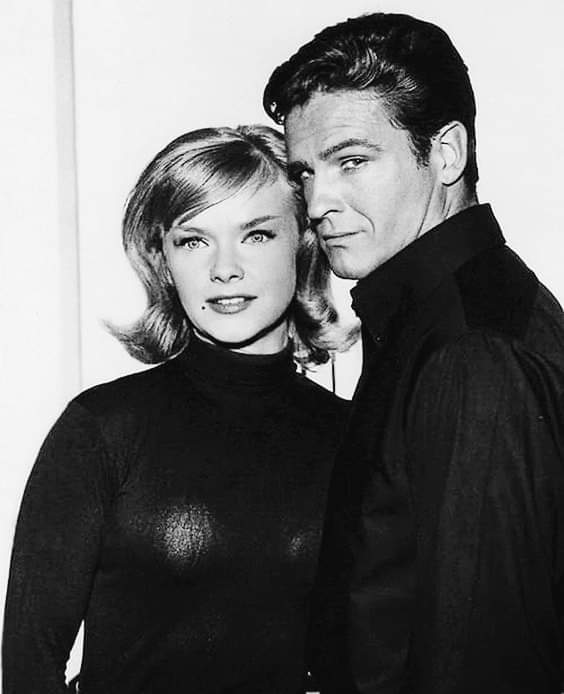 HansomRansom4's tweet photo. RIP John Ericson aka Sam Bolt with Anne Francis aka Honey West 1965-66.#johnericson #sambolt #annefrancis #honeywest https://t.co/DIkO0W78iw
