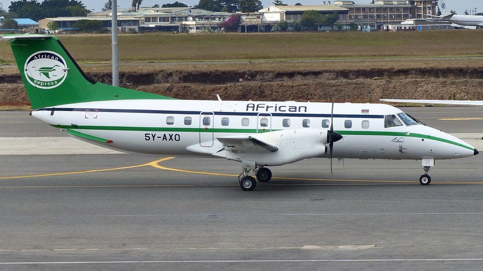 n_larenas's tweet photo. Información en desarrollo indica que un #Embraer120  matrícula 5Y-AXO de African Express habría sido derribado mientras aterrizaba por un RPG con 6 personas abordo. https://t.co/DuRmxxubHR https://t.co/tbz8pjNWgs