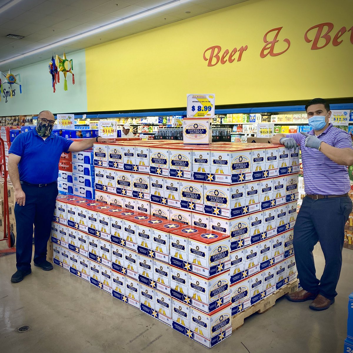 NevBeverage's tweet photo. Making plans for #CincoDeMayo? Head to any @LaBonitaMarkets in #Vegas for $8.99 12 pack bottle of @EstrellaJalisco! Sale ends EOD tomorrow. #NevBevStrong #NevBevFamily #VegasStrong #VegasStronger #LasVegas #LaBonita #EstrellaJalisco #EstrellaJaliscoBeer https://t.co/otquW7aKcn