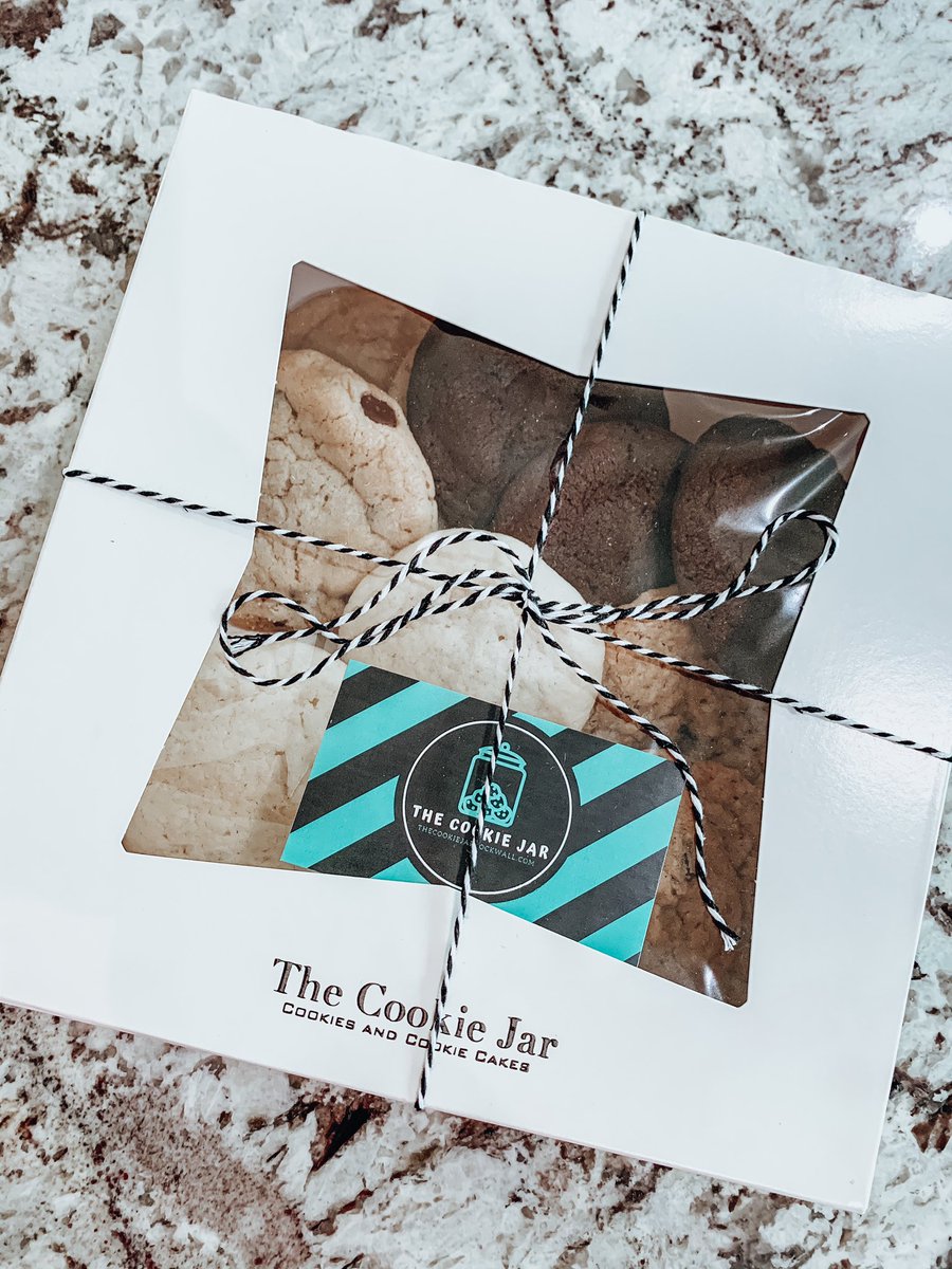 melony_stevens's tweet photo. Thank you Jones Leadership leadership for the cookie deliver today. You guys are amazing to spend the afternoon going door to door!  I feel very appreciated today &amp; I’m thankful to be a Jones Jaguar! 💚  @llewis08 @t_twedell @trmeparr @carriebat @jonesrisd #BetterTogether https://t.co/rzFF6RREip