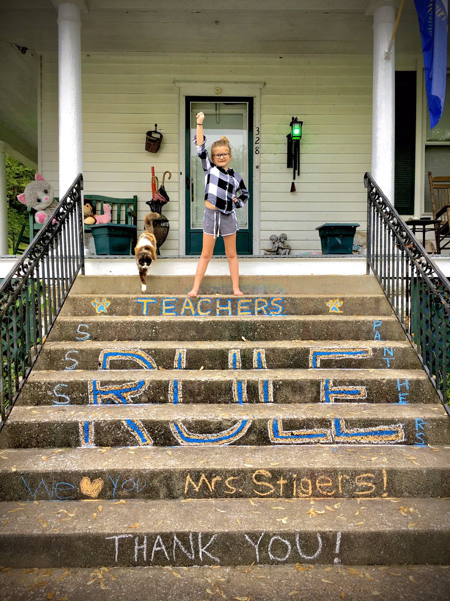 cathylindsey's tweet photo. 💙🧡Wishing all of our teachers a fabulous kickoff to #TeacherAppreciationWeek. This one goes out especially to Mrs. Stigers. Next year will be her fourth year as Ella’s teacher. We are so grateful! #ThankATeacher #WeAreFrankfort #HealthyAtHome #TeamKentucky @SSSPTSA https://t.co/0EumWwJavK