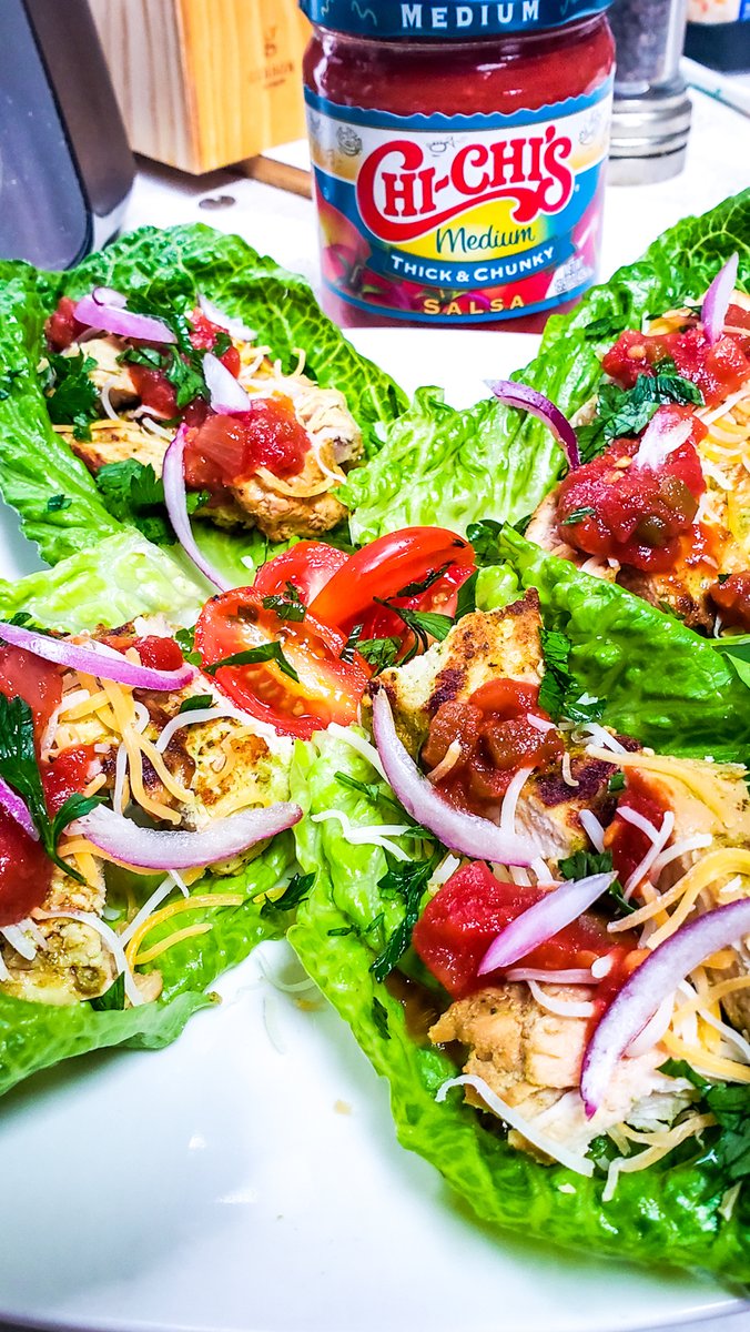 themommyspice's tweet photo. @CHICHISBrand #AD Wants to make our quarantine “Mucho Better” with live socially distanced mariachi music tomorrow throughout the day on Tuesday, May 5, from 6 -7 p.m. CT for “Singo de Mayo!”  Join me! 
https://t.co/vcY0gBYWKt https://t.co/dVtK5BLRS7