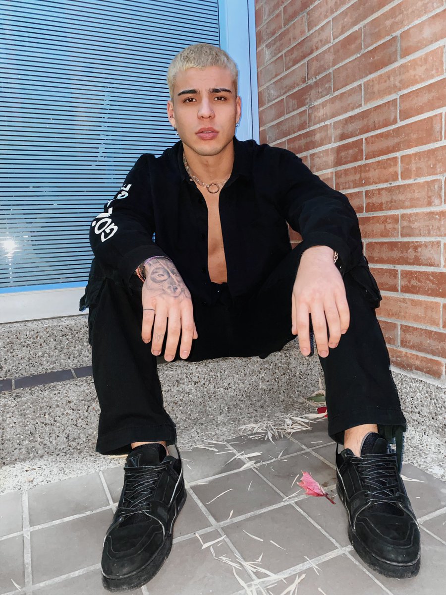 villalobossebas's tweet photo. ➕no sé lo que tú tienes, pero mira cómo me tienes✖️ https://t.co/3oXnxbe80R