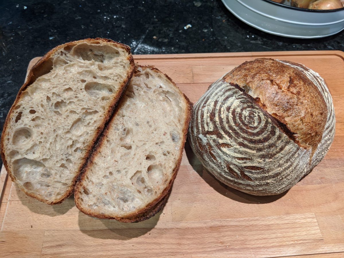 debbeeee's tweet image. Bake #6! More even aeration! This ones 75 bread flour: 25 whole wheat flour, 80% hydration) 
#sourdoughbread
#selfisolationbaking 
#everimproving