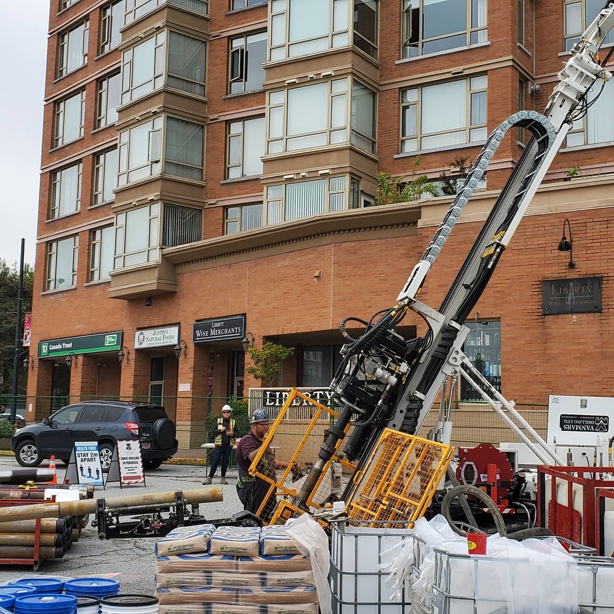 VanMarsDrilling's tweet photo. Our Boart Longyear LS-250 setting and drilling a 60m angle hole. 

https://t.co/lhjo0VuYv7 

#vanmarsdrilling #wegothedistance #sonicdrilling https://t.co/hD4WKxDcqa
