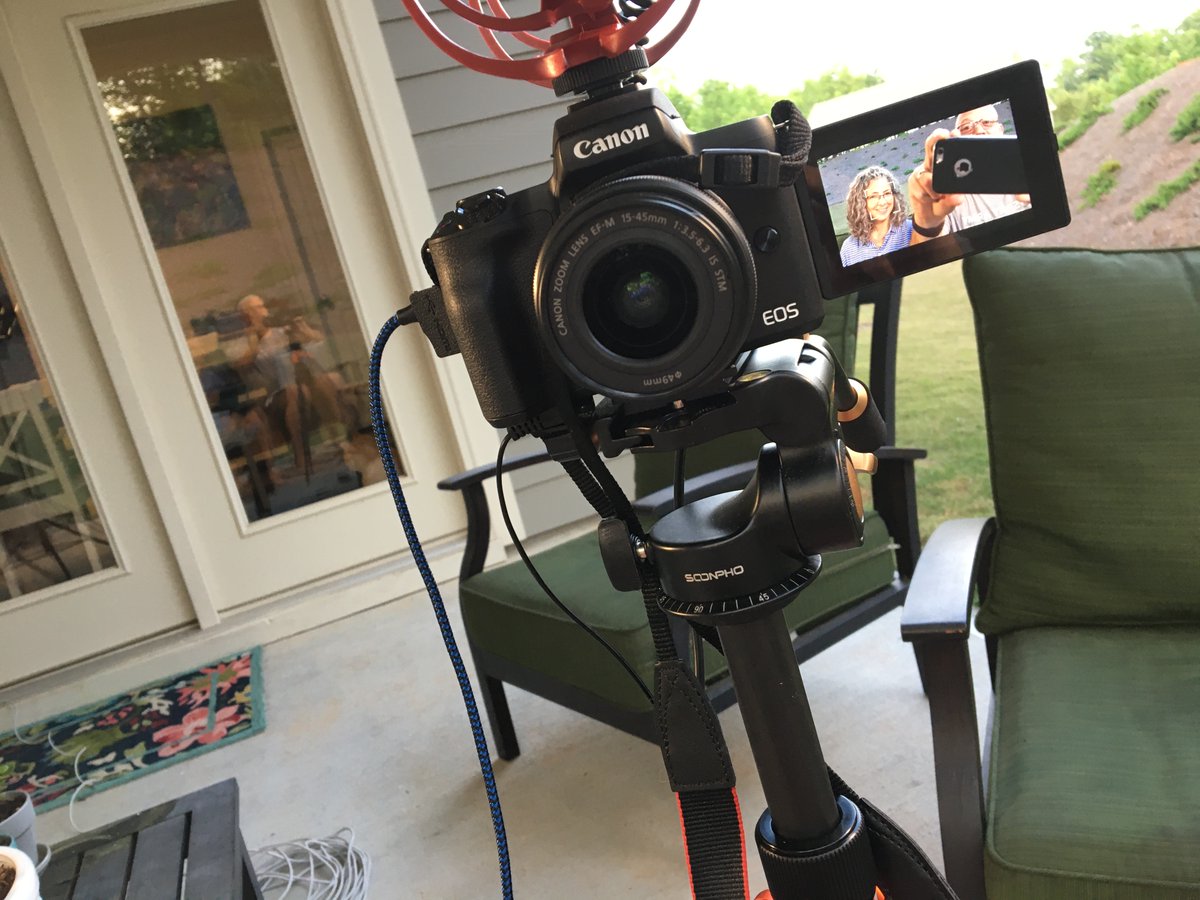 And we're live with tonight's #Rosary! youtube.com/watch?v=Dib4k1…