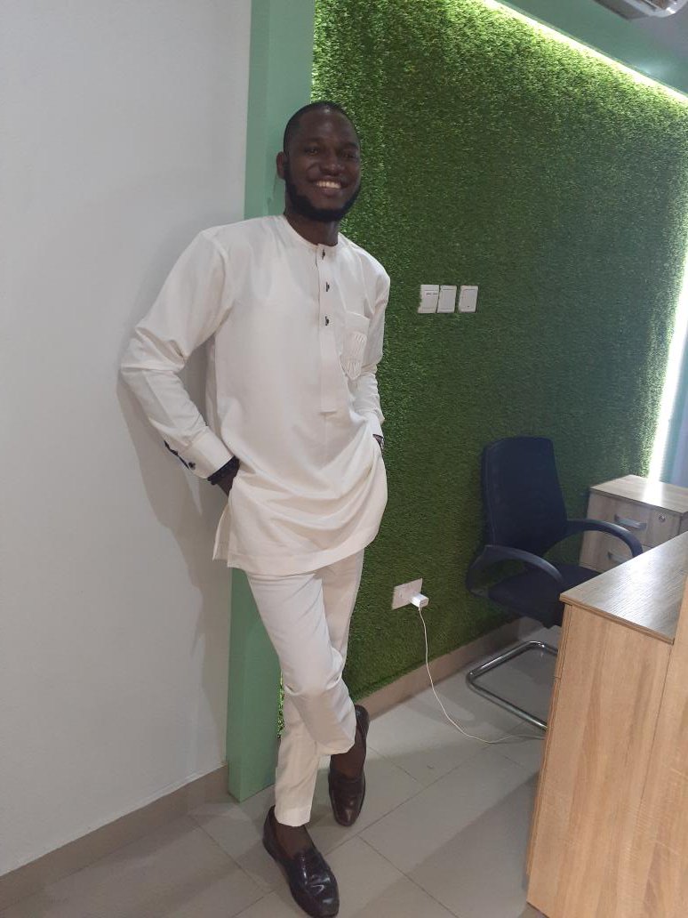 brainadam_'s tweet photo. Alhamdulilahi Robil Alameen 🙏 

I'm +1 today🎈🎉 

Please, kindly say a prayer for me. 💙

#May5💞 https://t.co/uE0wHID3zM