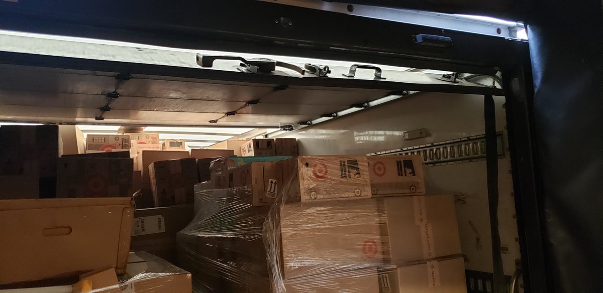 2nd pick up of the day &amp; there way no way we could have put anymore on this truck. At the #thunderdome we know how to bring #JOY right now, but no one has more joy than this girl! Love my team &amp; how they bring it every time! #lowkeydangerous #slayeveryday @BreeFromTarget