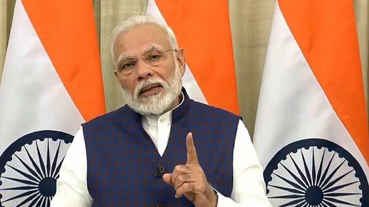 RealHistoryPic's tweet photo. "A  government big enough to give you everything you want, is strong enough to take everything you have."
 ~ PM Narendra Modi (2020) https://t.co/9UYQqMH89l