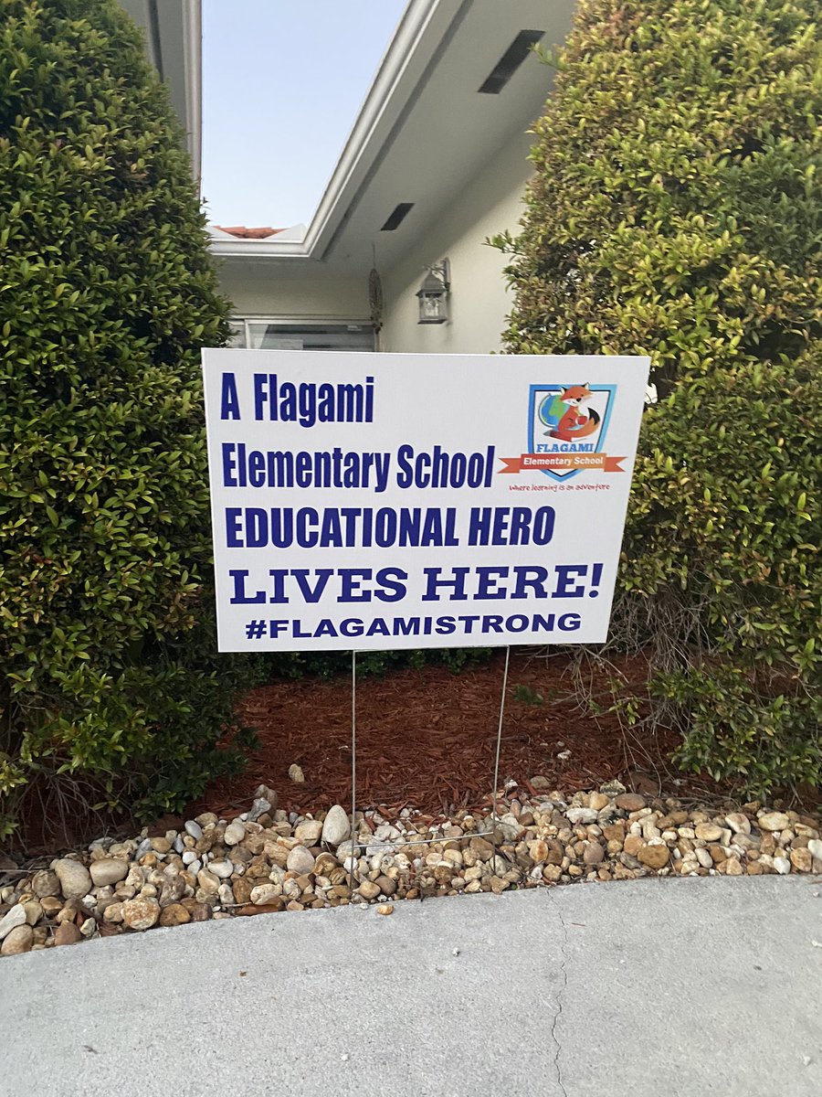 KellyColes19's tweet photo. Such a nice surprise! Thank you so much! @FlagamiSchool https://t.co/vJIL7KJWqH