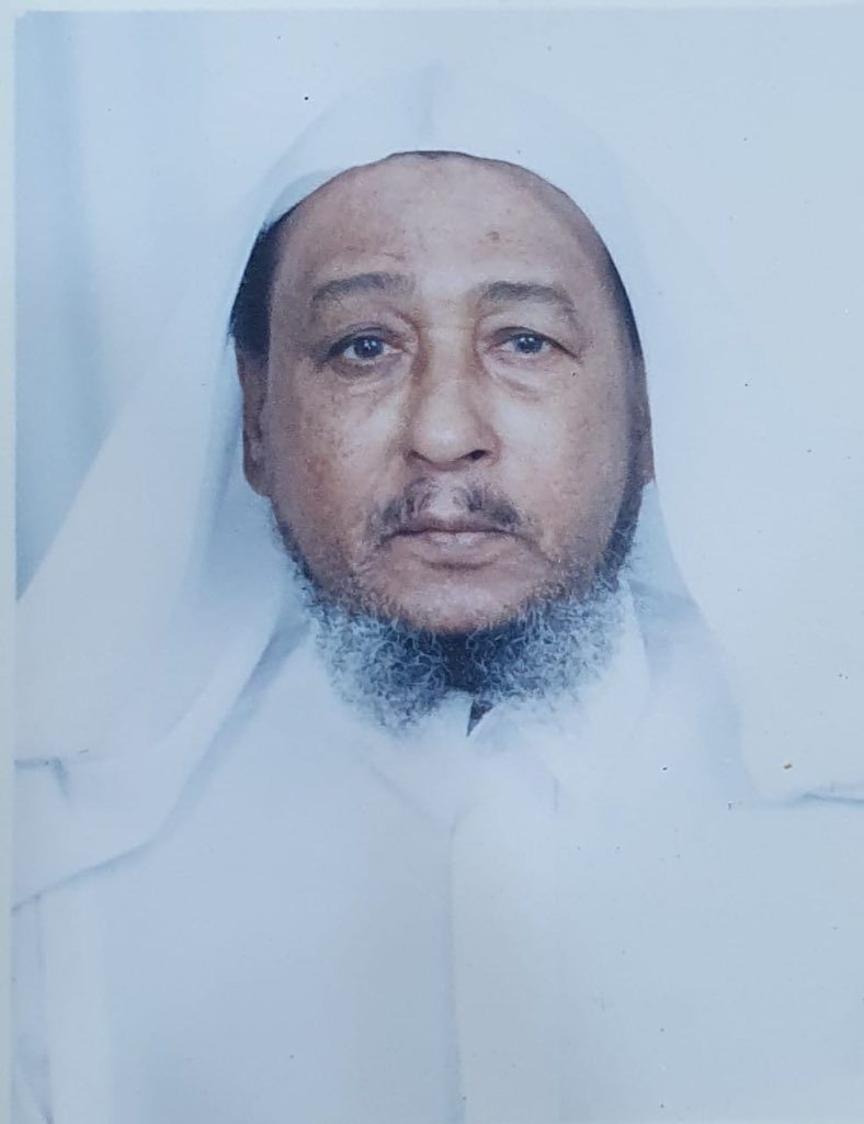 الشيخ: محمد بن سليمان الفريدي  رحمه الله .
من حمامة من حمام  مسجد عمر بن الخطاب . قال العم عناد العرادي يرحمه الله الوحيد في العلا الذي اجتمع على حبه الحاضره والبادية
اللهم إنا نحبه فأسكنه جنات النعيم وتجاوز عنه ..
لاتنسوه من صالح الدعاء .