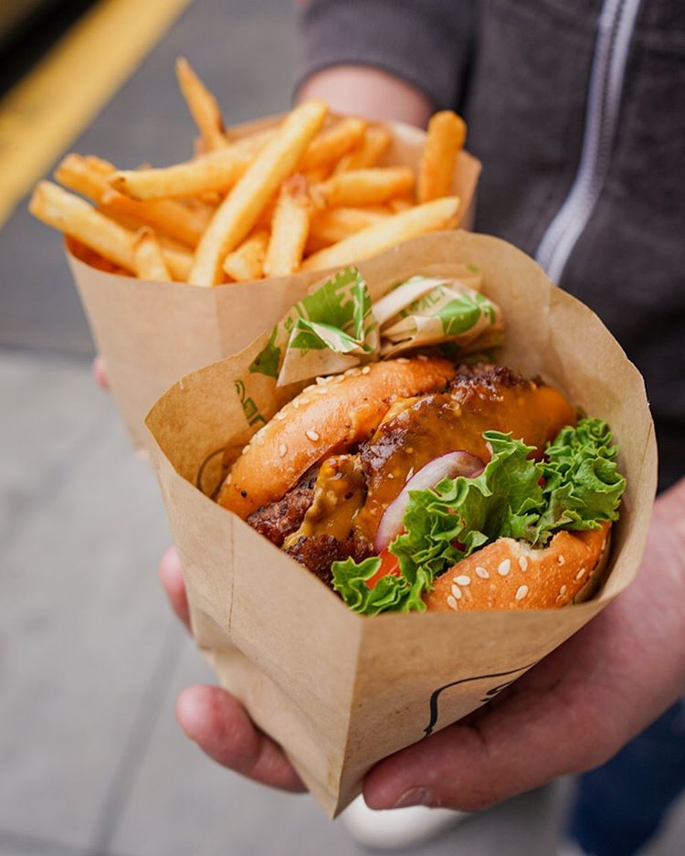 SuperDuperSF's tweet photo. 🍔+🍟 > anything else 🧡  #WeAreSuperDuper open for delivery and pickup throughout the Bay! 
_________________
📷: @pochacky https://t.co/1sY0otK73Q