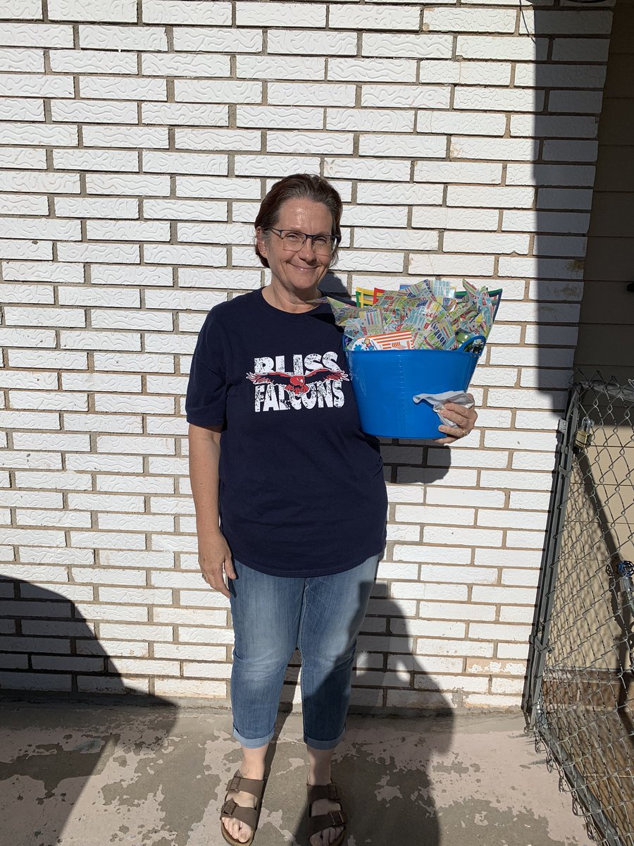 PriscillaSande7's tweet photo. #TeacherAppreciationWeek2020 @EPISDWeallcount  I was honored to adopt Mrs. Pamela Stepp this week. Hope she has a wonderful week. https://t.co/4n1utBsutQ