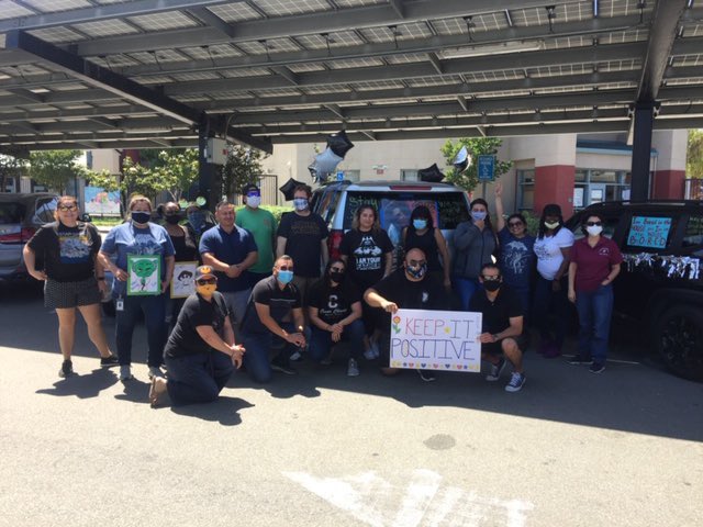 LynwoodSchools's tweet image. The Toros of @CCMS_LUSD spread love during today’s car parade! #carparade #wearelynwood #lynwoodca