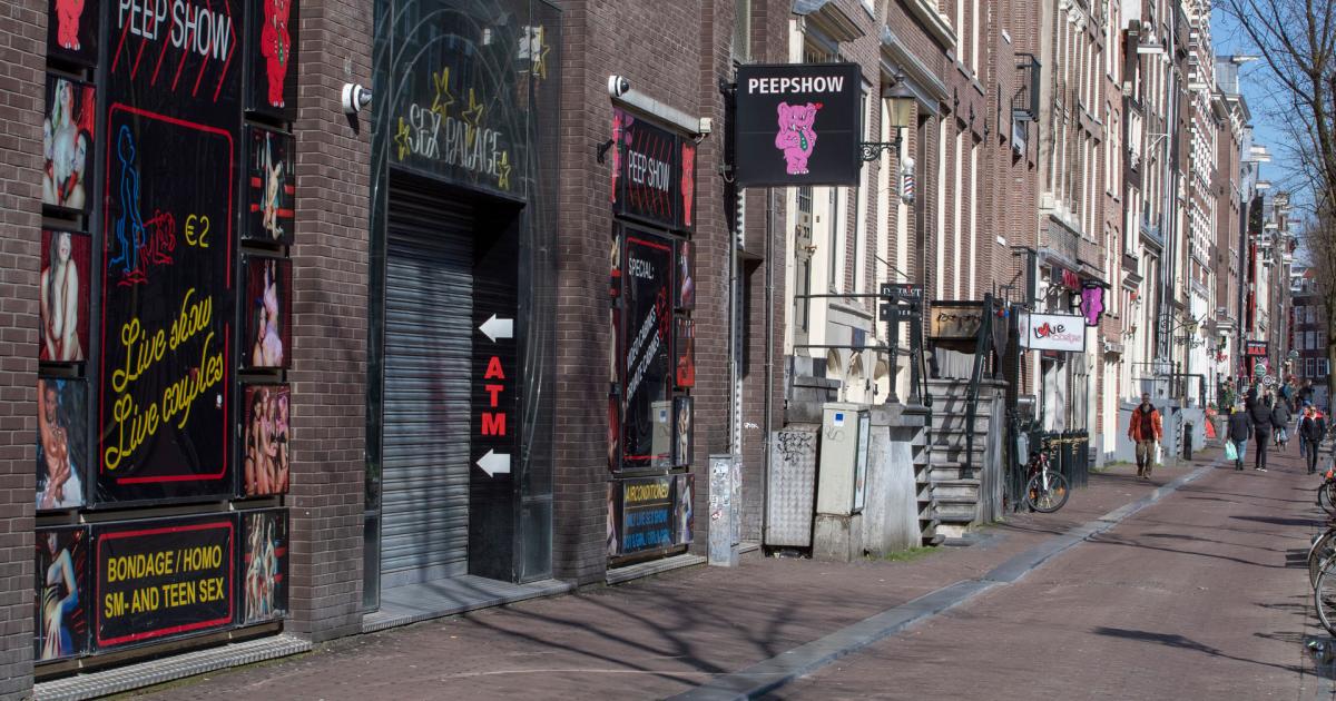 hrw's tweet photo. Sex Workers Struggle to Survive Covid-19 Pandemic | Criminalization Makes a Bad Situation Worse https://t.co/VMUvFLMXmA https://t.co/neiTXPVfw7