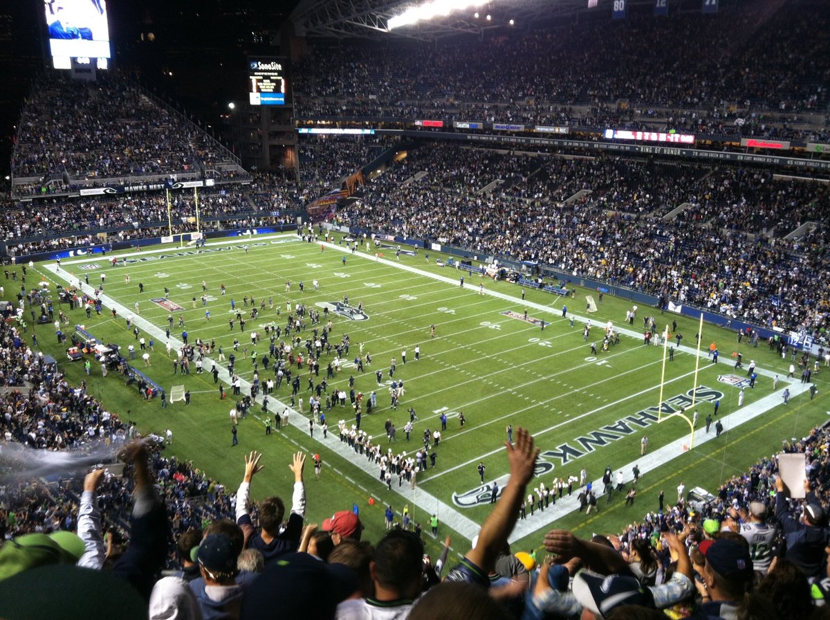 rowdiesdotcom's tweet image. Gross, the 2012 #FailMary game is on ESPN. They sure got those replacement refs in fast after that debacle. Here is right after the outcome was confirmed. #Packers #MNF