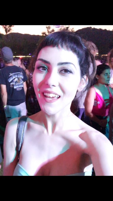 This is not a new photo. From Pasadena Daydream Festival as I was singing along 🎤 with Kim Deal of the<a href="/tag/newprofilepic"class="tags"><span>#newprofilepic</span></a>