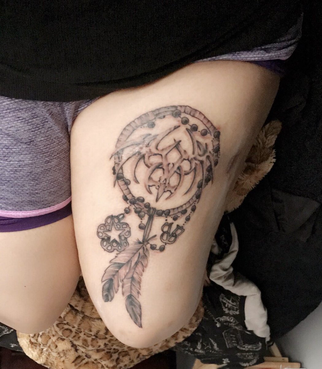 ErgjanovaBVB's tweet photo. My NEW bvb tattoo  my birthday gift 🥰🥰🤘🤘🖤🖤🖤  happy  22nd birthday to me  #blackveilbrides #bvbtattoos #tattoos #ink @blackveilbrides https://t.co/4gbL2I0oUU