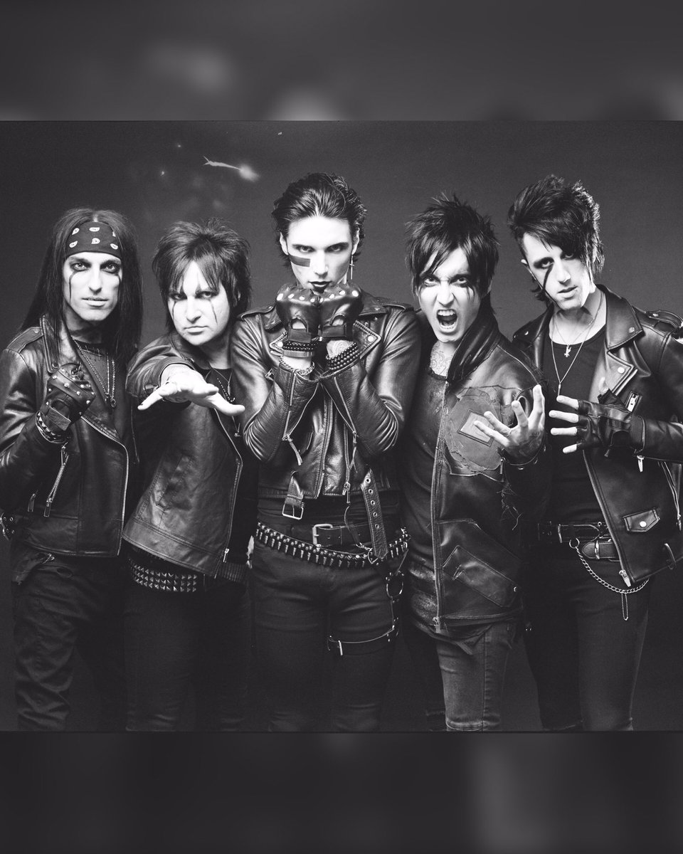 ErgjanovaBVB's tweet photo. My NEW bvb tattoo  my birthday gift 🥰🥰🤘🤘🖤🖤🖤  happy  22nd birthday to me  #blackveilbrides #bvbtattoos #tattoos #ink @JakePittsBVB https://t.co/mdO15e4ccC