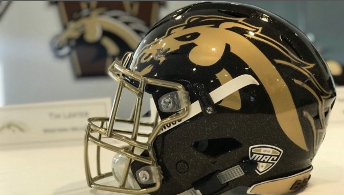 10lique's tweet photo. Very Blessed and Honored to have received an offer from Western Michigan University! #gobroncos @coachPJGibbs @CoachHarbaugh @CoachCless https://t.co/tuzi942fTd