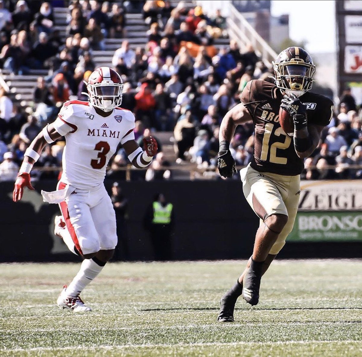 10lique's tweet photo. Very Blessed and Honored to have received an offer from Western Michigan University! #gobroncos @coachPJGibbs @CoachHarbaugh @CoachCless https://t.co/tuzi942fTd