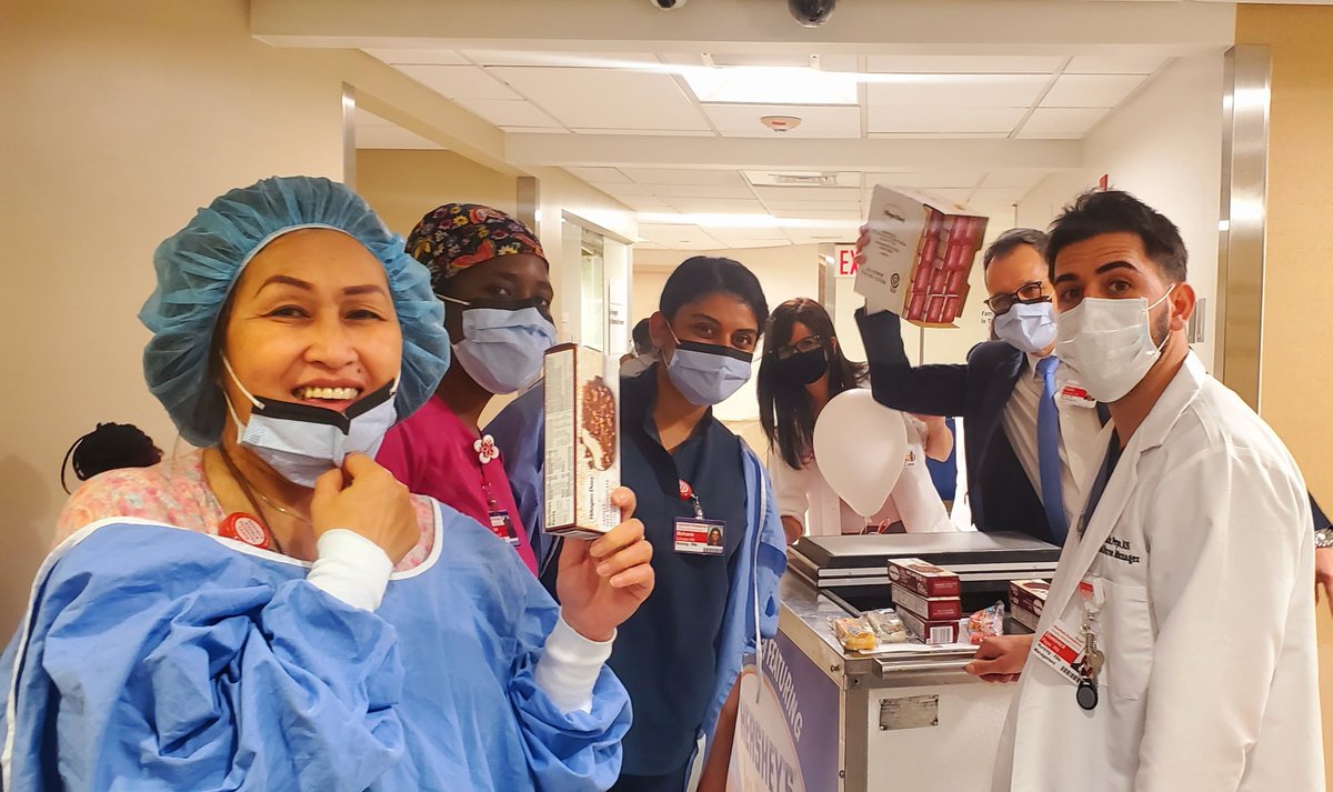 There any other way to launch Nurses Week, but with icecream 🍦😋@NYPBrooklyn <a href="/ErnestoPMir/">Ernesto Perez-Mir</a> <a href="/AnnaDonnellyED/">Anna Donnelly</a> <a href="/JennRNNY/">catlady</a> #NursesWeek2020 #NICUStrong