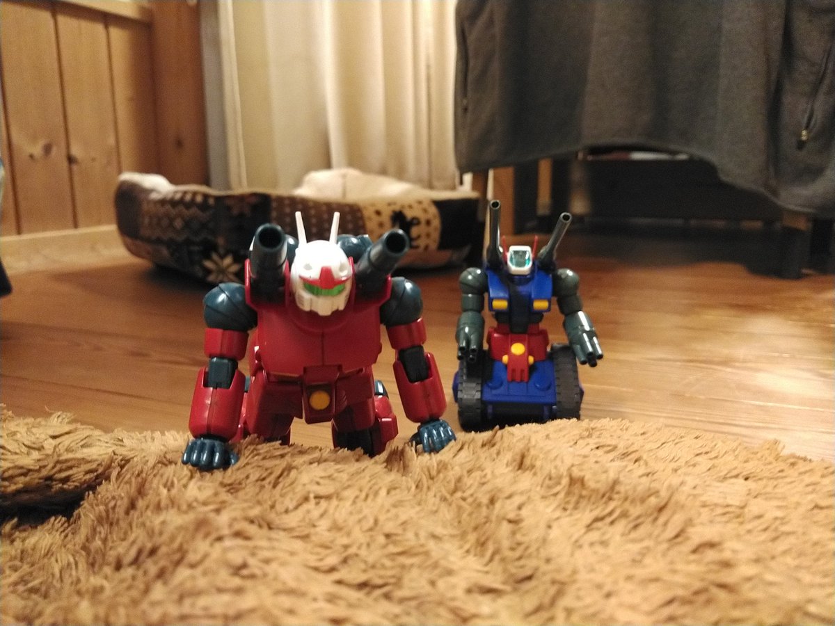 BWs125X's tweet photo. 昨夜、完成していました😊
40半ばになると、このクラスのプラモデルでも1日1機作ると目が霞みます😭
特に夜中はヤバい。
YouTubeやSpotifyでアニソン流しながら作らんと精神的にもまいる😂
#ガンプラ #RX772 #RX75 https://t.co/hyB4wX3T0N